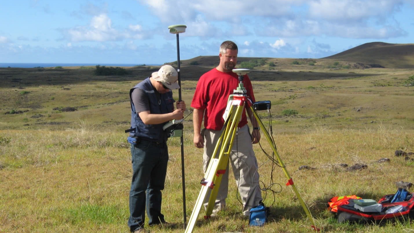 Giá máy RTK phân khúc phổ thông và trung cấp