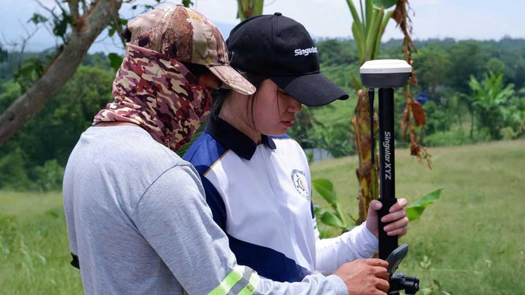 Giá máy RTK mới nhất 2025: Các yếu tố ảnh hưởng và bảng so sánh chi tiết