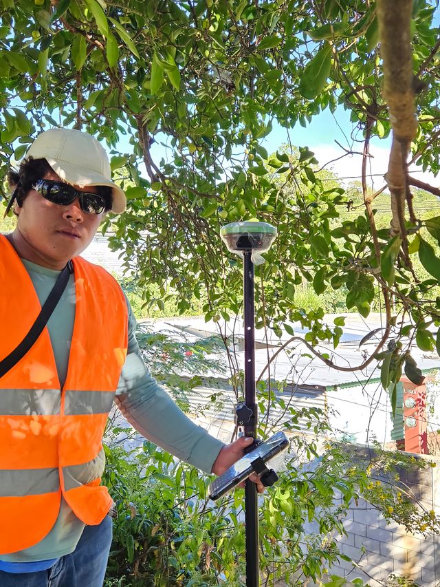 Máy đo đạc vệ tinh GNSS