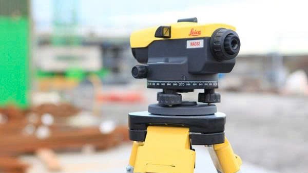 Máy thủy bình giá rẻ có đáng tin cậy không? Gợi ý một số model phù hợp